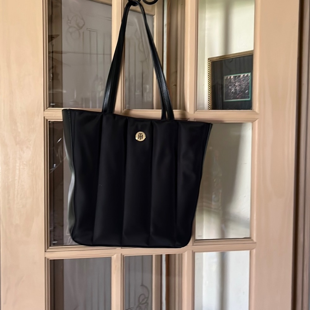 Tommy Hilfiger tote